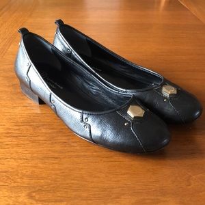 Hayden Harnett Laurel flat black 9.5